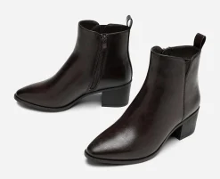 CLOU, Boots