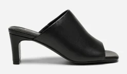 CLOU, Sandaletter