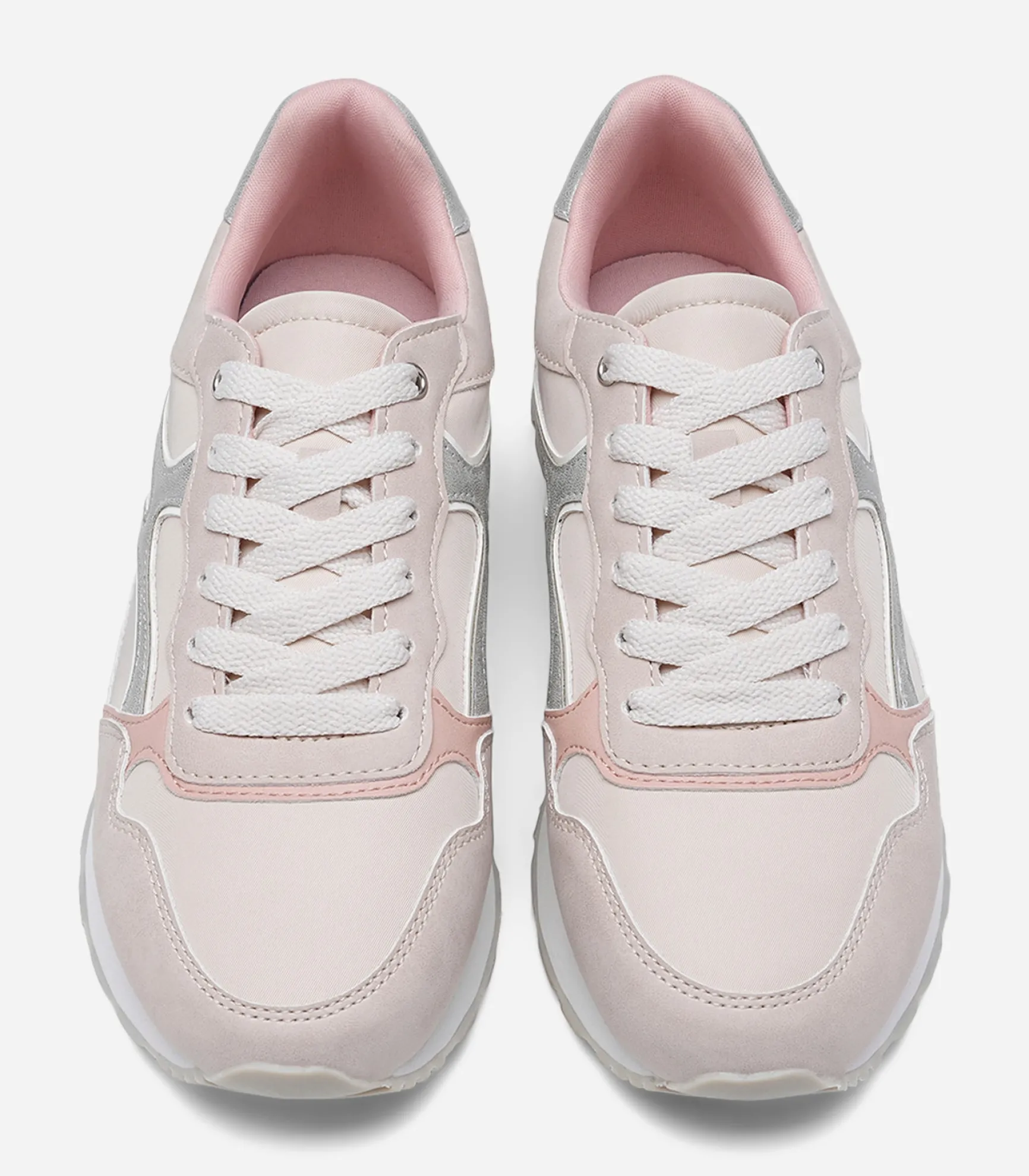 CLOU, Sneakers
