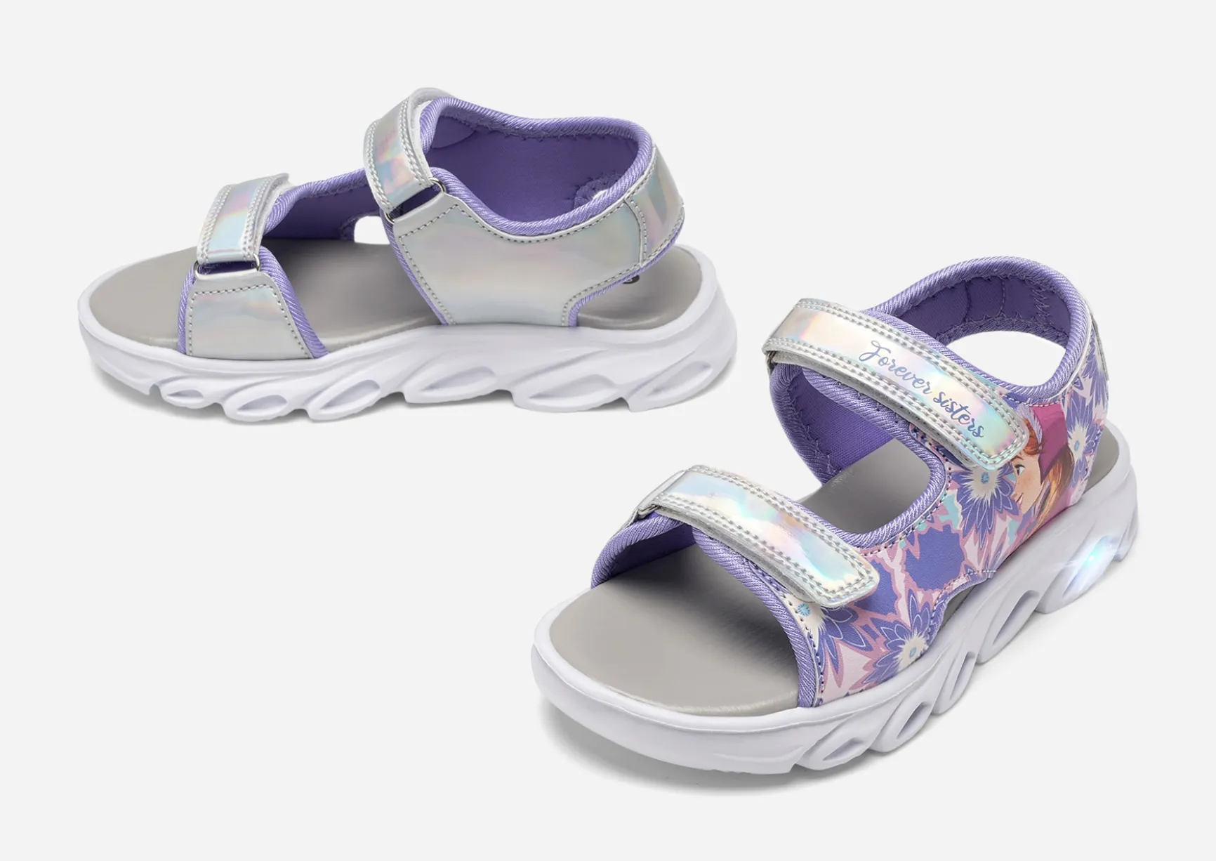 FROZEN, Blinkande sandaler