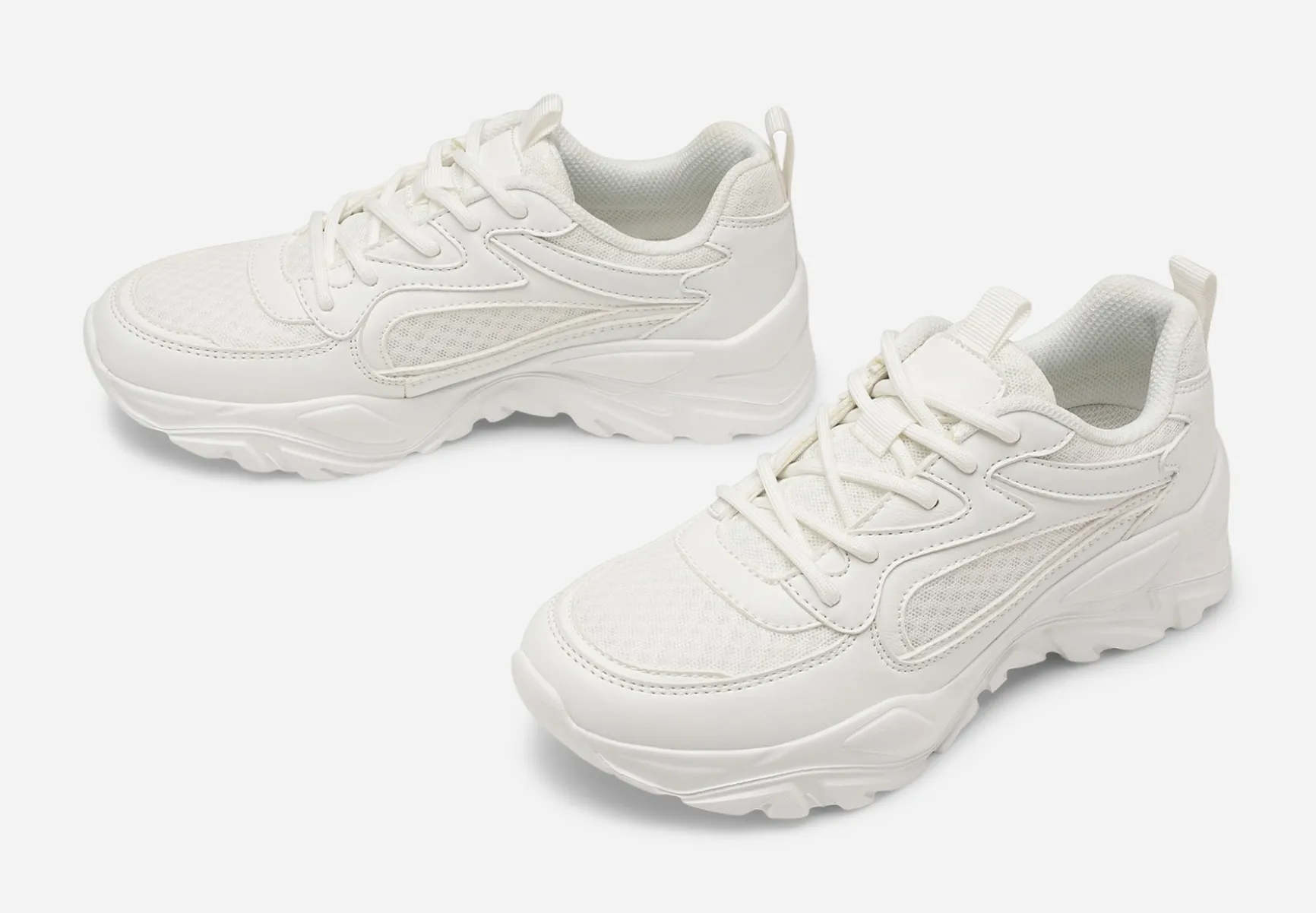 VOX, Sneakers