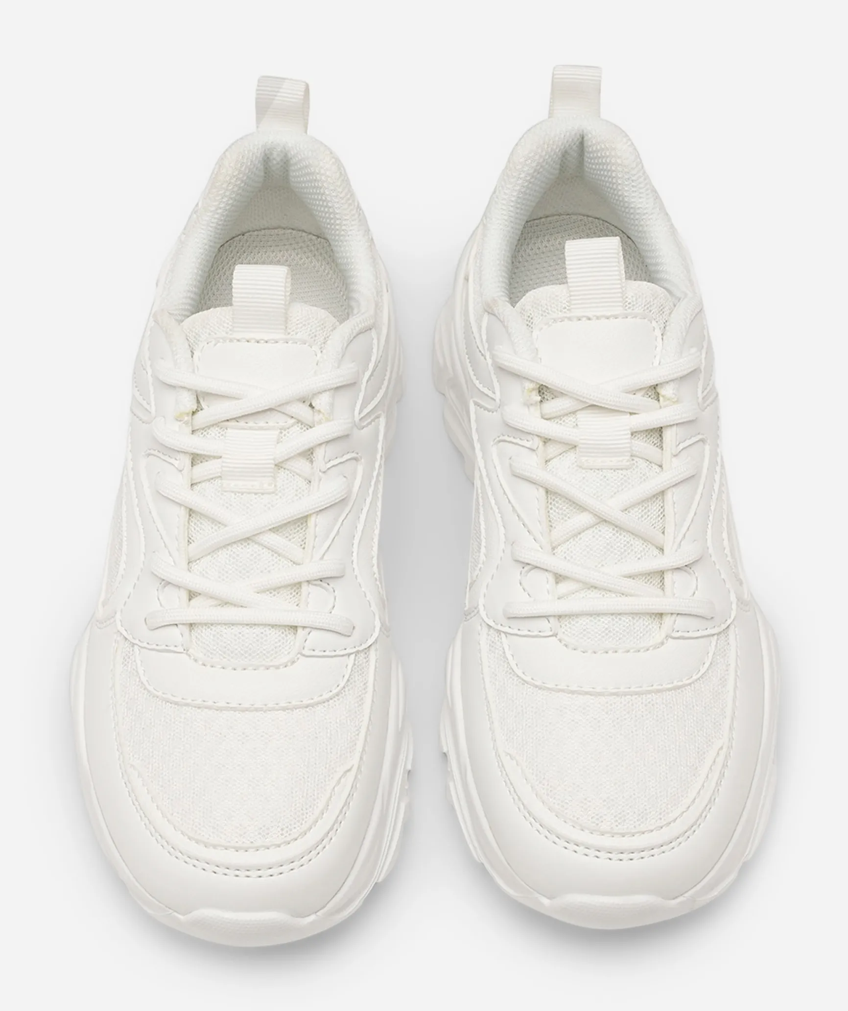 VOX, Sneakers